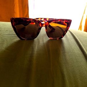 NWT Urban Outfitters Oversized Sunglasses